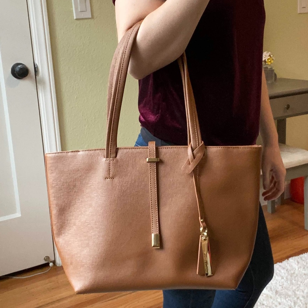 Vince Camuto Leila Tote